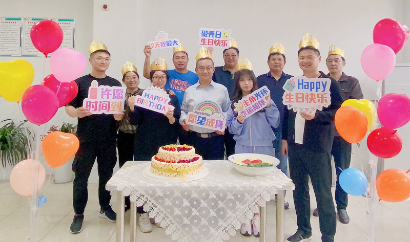 164414-591482.jpg 生日照片.jpg